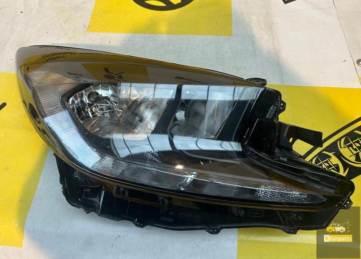 Toyota Aygo X Rechts voor koplamp origineel 2022-Heden, Auto-onderdelen, Verlichting, Toyota, Gebruikt, Ophalen of Verzenden