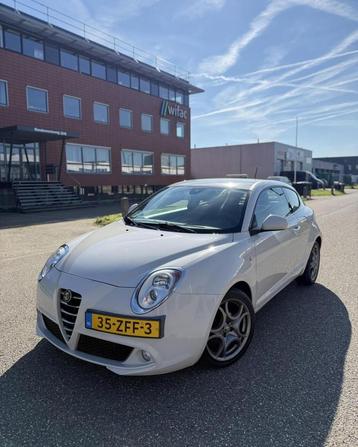 Alfa Romeo MiTo 0.9 TwinAir 2012 6-BAK Navi Airco Aux Velgen beschikbaar voor biedingen