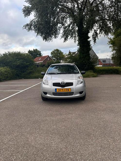 Toyota Yaris 1.0 12V Vvt-i 5DR Terra 2006 Grijs, Auto's, Toyota, Particulier, Yaris, Benzine, B, Hatchback, Handgeschakeld, Origineel Nederlands