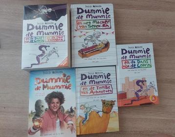 5 delen van Dummie de Mummie beschikbaar voor biedingen