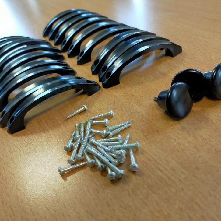18x handgreep voor kast/lade zwart en 3 deurknopjes ``nieuw`, Doe-het-zelf en Verbouw, Hang- en Sluitwerk, Zo goed als nieuw, Overige typen