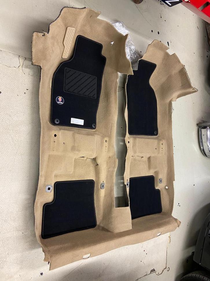 Saab 9-3 OG Cabrio tapijt vloerbedekking beige en grijs, Auto-onderdelen, Interieur en Bekleding, Saab, Gebruikt, Ophalen