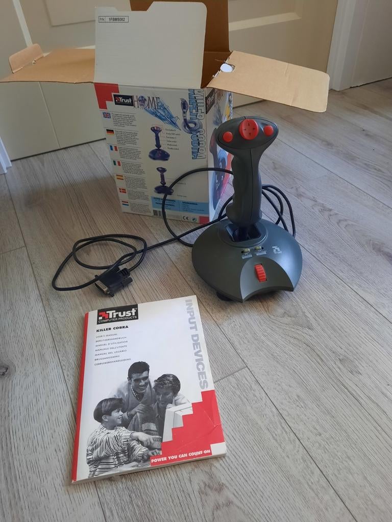 Trust Killer Cobra Joystick - Compleet met doos en boekje!, Computers en Software, Ophalen of Verzenden, Gebruikt, Trust