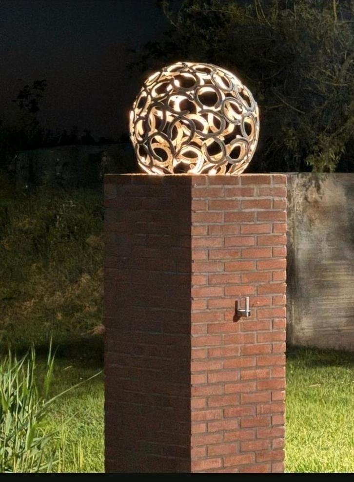 Mooi ornament. Hoefijzerbol voor pilaar bij een hek poort, Tuin en Terras, Tuinhekken en Hekwerk, Zo goed als nieuw, IJzer, Ophalen of Verzenden