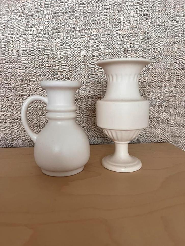Vintage flora Gouda mat witte vazen keramiek, Huis en Inrichting, Woonaccessoires | Vazen, Zo goed als nieuw, Wit, Minder dan 50 cm