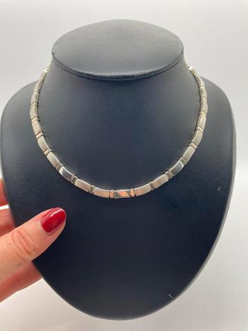 A48 Prachtige zilveren Fossil ketting beschikbaar voor biedingen