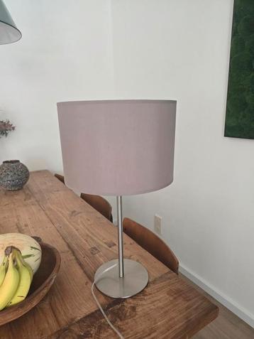 Mooie tafellamp zo goed als nieuw!  beschikbaar voor biedingen