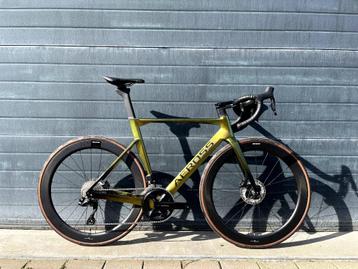 Aeross Aero One Demo | Unieke kleur | 105 Di2 | Scope S5 | M beschikbaar voor biedingen