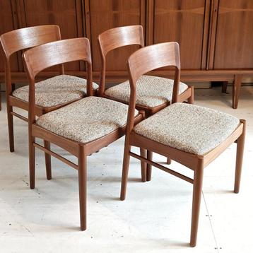 Deense Henning Kjaernulf stoelen '60s design beschikbaar voor biedingen