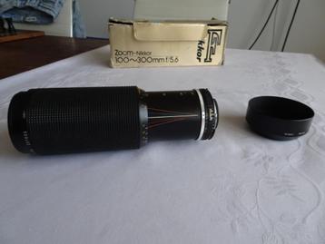 Zoom-Nikkor 100-300mm f/5.6 beschikbaar voor biedingen