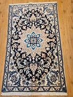 Handgeknoopt perzisch tapijt nain 135x86, Info@SlatsAntiek.nl, Crème, 100 tot 150 cm, Perzisch