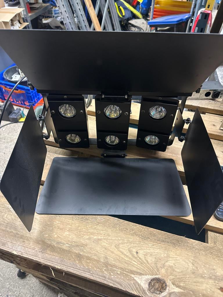 2x Showtec Compact Blinder 6 - Perfect voor Evenementen, Ophalen of Verzenden, Gebruikt, Speaker of Versterker