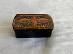 Vintage zwart lakdoosje vermoedelijk uit Frankrijk., Antiek en Kunst, Ophalen of Verzenden