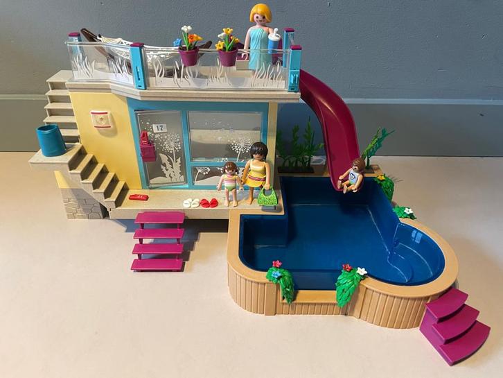 Playmobil Family fun bungalow villa met zwembad Kerst sinter, Kinderen en Baby's, Speelgoed | Playmobil, Zo goed als nieuw, Complete set