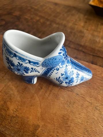 Delfts blauw muiltje beschikbaar voor biedingen