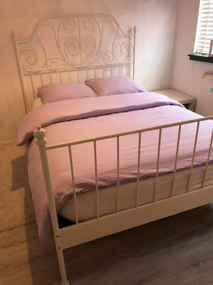Ikea bedframe 140x200, Huis en Inrichting, Slaapkamer | Bedden, Gebruikt, Tweepersoons, 140 cm, 200 cm, Metaal, Wit, Ophalen