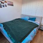 Bed and mattress (160x200), Huis en Inrichting, Slaapkamer | Matrassen en Bedbodems, Tweepersoons, Ophalen of Verzenden, Zo goed als nieuw