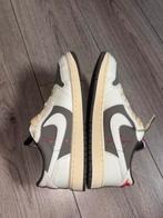 Nike jordan 1 low x travis scott mocca, Bruin, Nike, Ophalen of Verzenden, Sneakers of Gympen