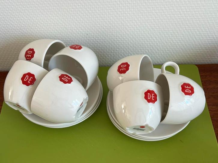 Douwe Egberts Kop en Schotel Set - Nicolai Carels, Huis en Inrichting, Keuken | Servies, Zo goed als nieuw, Kop(pen) en/of Schotel(s)