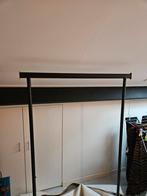2 stevige kledingrekken inclusief hoezen, Ophalen, Met wielen, Zo goed als nieuw