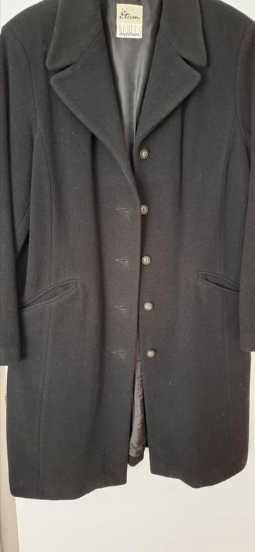 Dames mantel beschikbaar voor biedingen