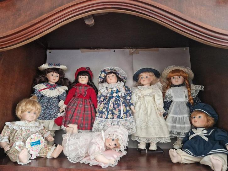 Prachtige Porceleinen Poppen. 8 stuks.PROMENADE  collection, Verzamelen, Poppen, Zo goed als nieuw, Pop, Ophalen of Verzenden