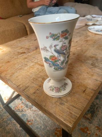 Vaasje Wedgwood Kutani Crane beschikbaar voor biedingen