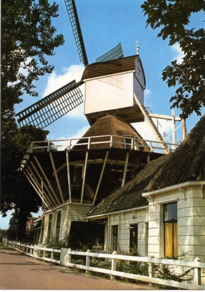 (NH495) Ansichtkaart Weesp molen 't Haantje, Verzamelen, Ansichtkaarten | Nederland, Ongelopen, Noord-Holland, 1980 tot heden