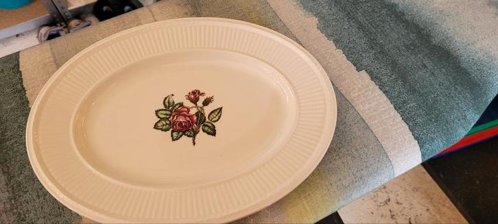 Wedgwood Moss Rose Serveerschaal, Huis en Inrichting, Keuken | Servies, Gebruikt, Schaal of Schalen, Wedgwood, Porselein, Ophalen