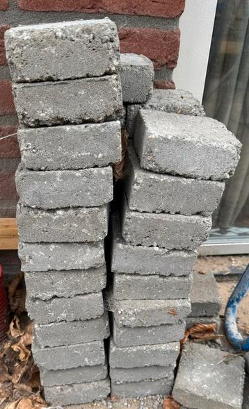 51x Beton stelblok 4 cm ribben bewapingsdragers beschikbaar voor biedingen