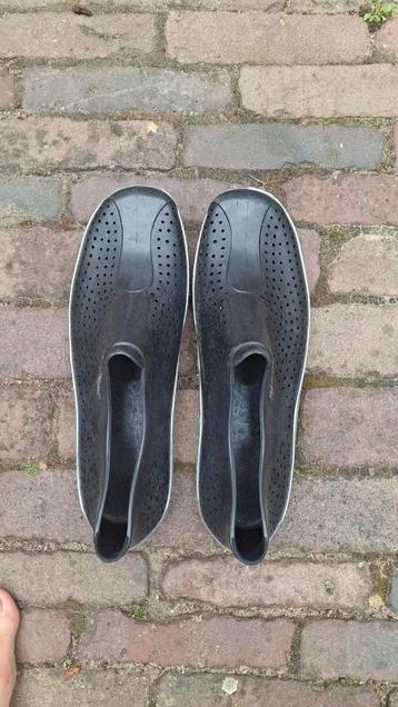Waterschoenen maat 45 beschikbaar voor biedingen