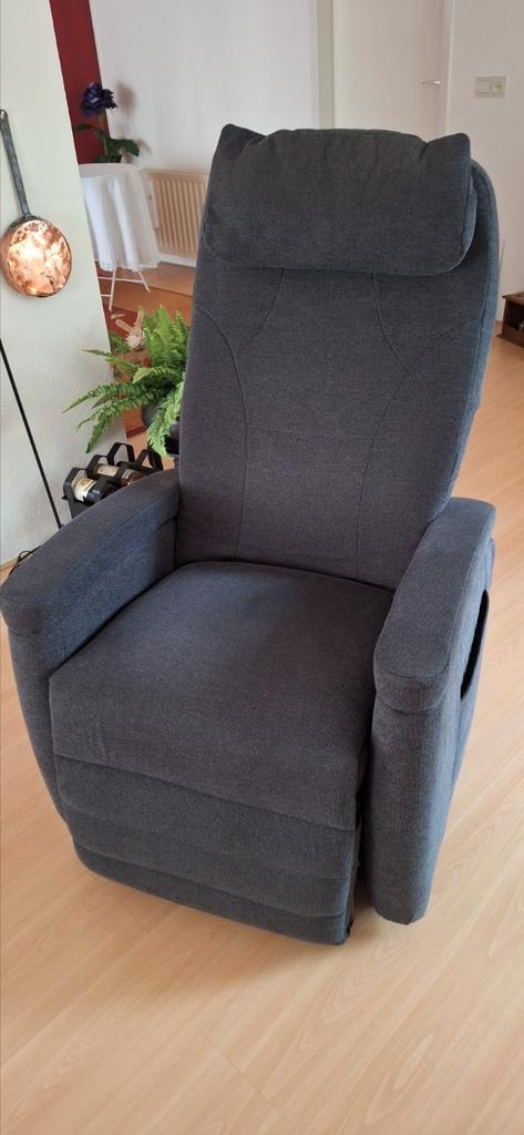 Luxe sta-op stoel/ fauteuil. In nieuwstaat!! Maat S. Stof, Huis en Inrichting, Fauteuils, Zo goed als nieuw, Leer, Stof, 50 tot 75 cm