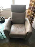Montel leren relaxfauteuil taupe electrisch, Ophalen, Minder dan 75 cm, Leer, Zo goed als nieuw