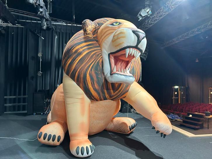 Opblaasbare Leeuw 4m - Event Eyecatcher!, Hobby en Vrije tijd, Feestartikelen, Zo goed als nieuw, Versiering, Overige, Ophalen of Verzenden