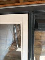 Gratis Dubbelglas raamkozijn met raam., Doe-het-zelf en Verbouw, Glas en Ramen, Ophalen, Gebruikt, Gevelraam of Ruit, Dubbelglas