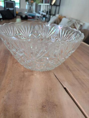 Grote schaal (31 cm breed en 16 cm hoog) beschikbaar voor biedingen