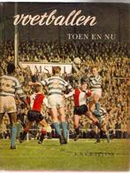 Voetballen toen en nu - K.N.V.B. 75 jaar, Boeken, Ophalen of Verzenden, Gelezen, Balsport