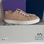 Beige schoenen van Human Nature (ANWB), Beige, Ophalen of Verzenden, Instappers, Zo goed als nieuw