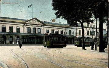 Utrecht Station met trams  st 1913 beschikbaar voor biedingen