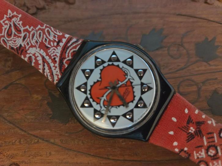Vintage Swatch horloge 1994 Red Bandana, Sieraden, Tassen en Uiterlijk, Horloges | Dames, Nieuw, Polshorloge, Swatch, Kunststof