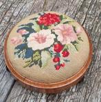 Brocante poefje voetenbankje, Ophalen of Verzenden