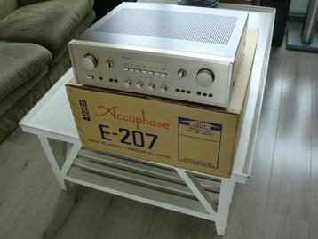 Accuphase E-207 High end Integrated Amplifier met doos. beschikbaar voor biedingen
