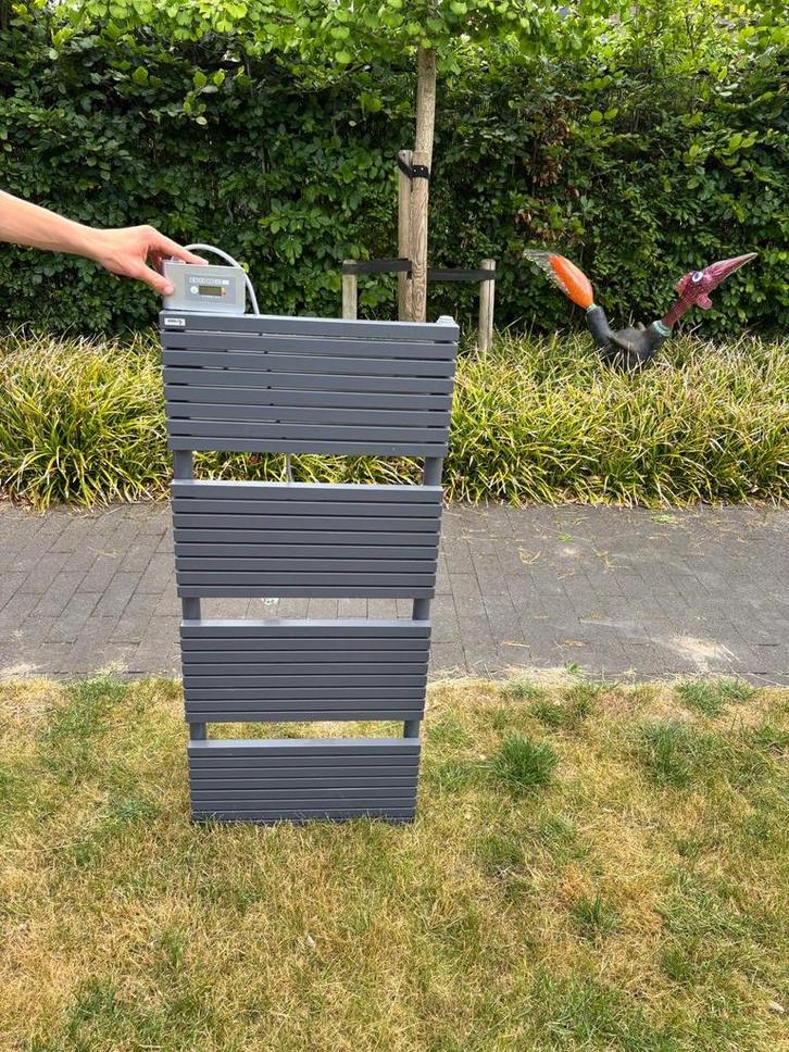 Elektrische Designradiator - Grijs 1495 watt, Huis en Inrichting, Badkamer | Badkamermeubels, Gebruikt, Overige typen, 100 tot 150 cm