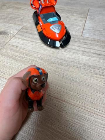 Paw patrol Zuma auto + poppetje beschikbaar voor biedingen