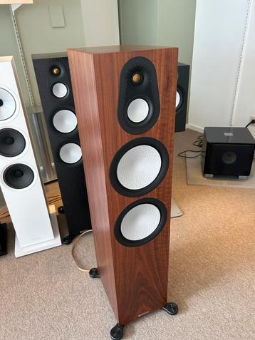 Monitor Audio Silver 500 7G walnut beschikbaar voor biedingen