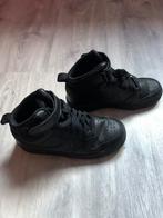 Nike Court Borough, Kinderen en Baby's, Kinderkleding | Schoenen en Sokken, Ophalen of Verzenden, Zo goed als nieuw, Nike, Jongen of Meisje