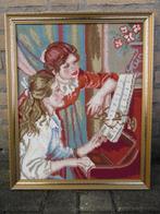 Geborduurd schilderij meisjes achter de piano borduurwerk, Ophalen of Verzenden, Gebruikt, Schilderij