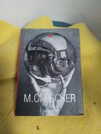 13931) mooi boek M C ESCHER  tekeningen en ontwerpen, Ophalen of Verzenden, Zo goed als nieuw, Schilder- en Tekenkunst