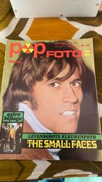 Popfoto augustus 1968 met superposter, Ophalen of Verzenden, Zo goed als nieuw, Muziek, Film of Tv