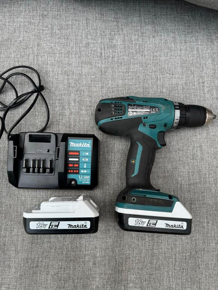 Makita 18V Schroefboormachine met 2 Accu's en Lader, Doe-het-zelf en Verbouw, Gereedschap | Boormachines, Gebruikt, Boor- en Schroefmachine